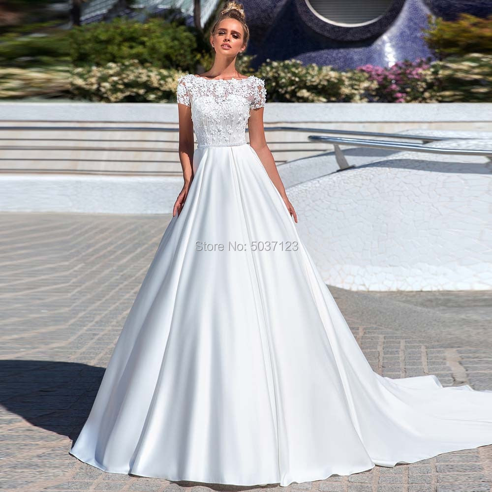 Vintage A-line Wedding Dresses 2017 High Neck Applique Lace Beading Sequins  Ivory Satin Bridal Gowns