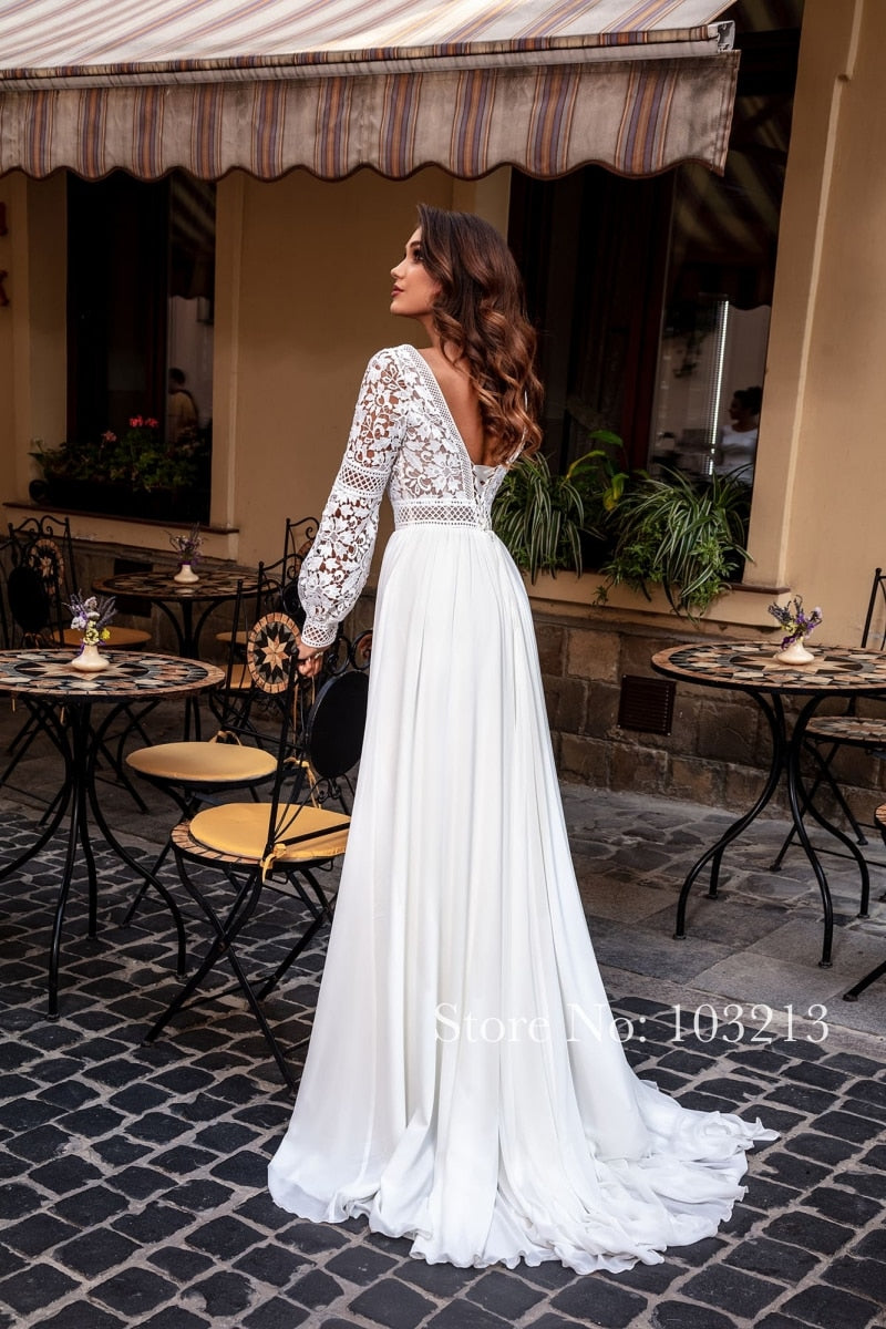 V Neck Ivory Lace Appliques Beach Bridal Gowns | Fruugo BH