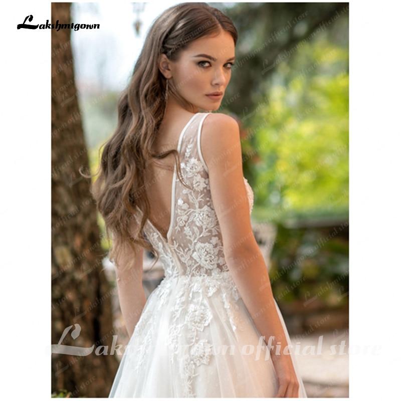 V-Neck  Lace Wedding Dress Applique Sleeveless