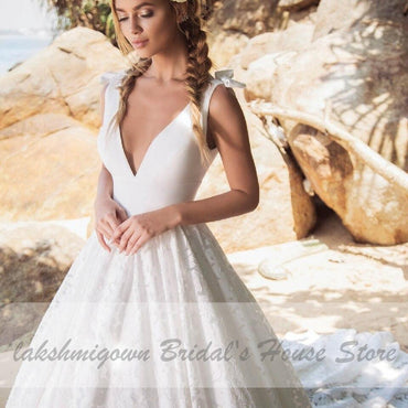 Vintage Lace Princess Wedding Gowns Deep V-neck - ROYCEBRIDAL OFFICIAL STORE