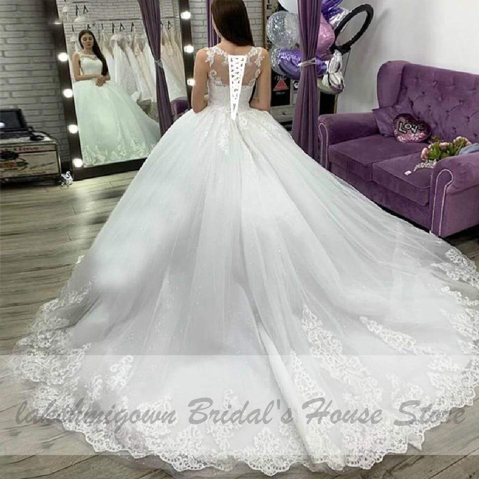 White Bridal Ball Gown Wedding Dress Vintage Lace Appliques