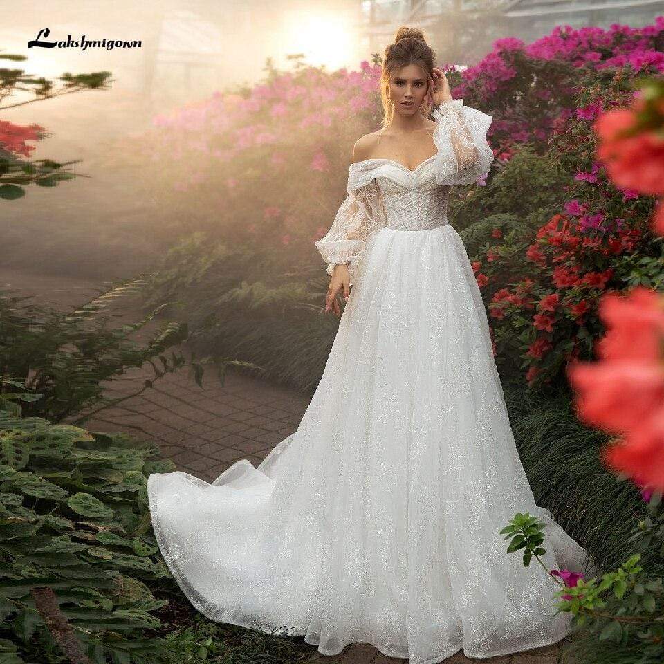 Women Vintage Lace Wedding Gowns with Detachable Puff Sleeves ...
